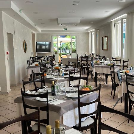 Hotel Monti 리치오네 외부 사진
