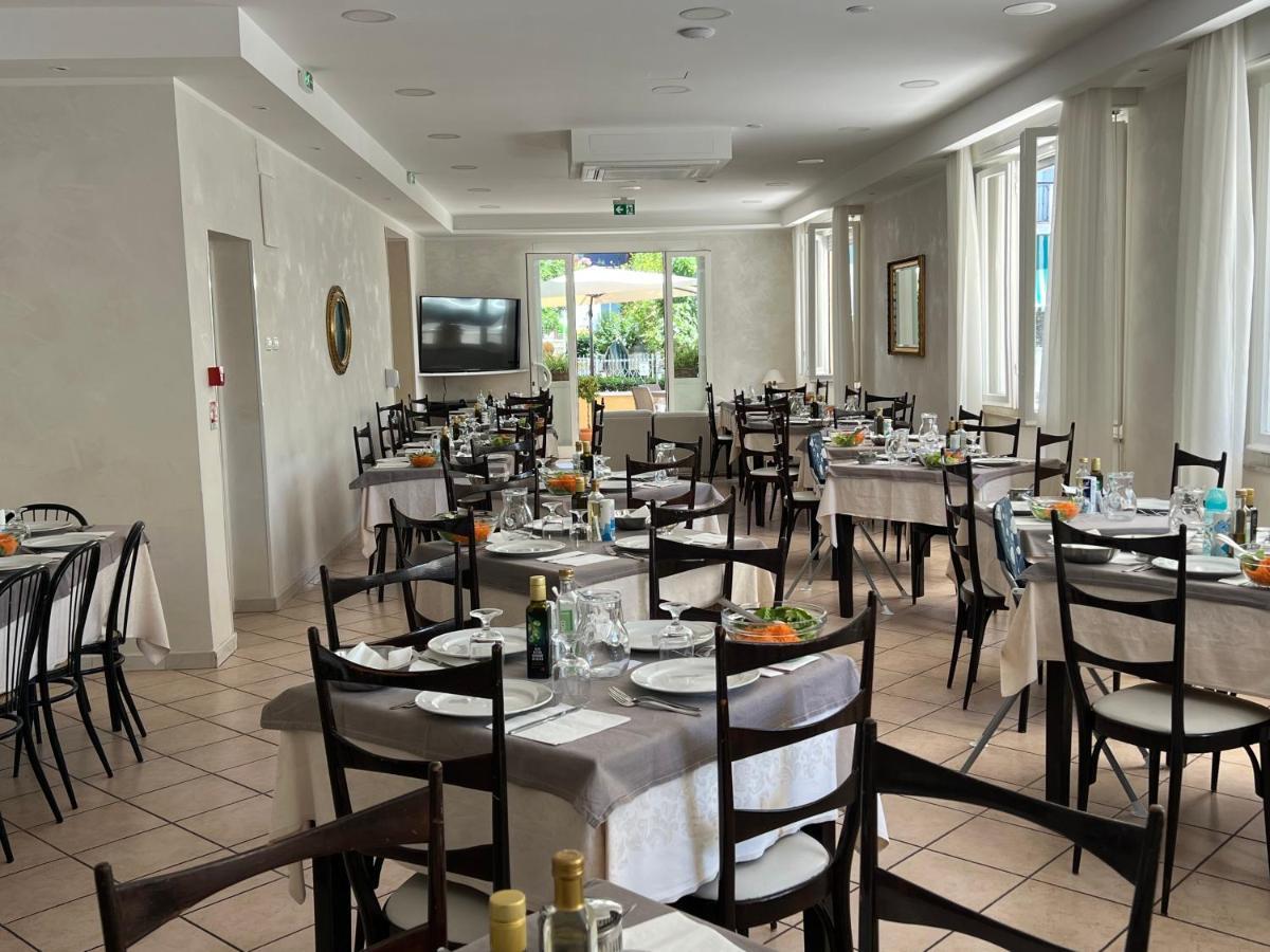 Hotel Monti 리치오네 외부 사진